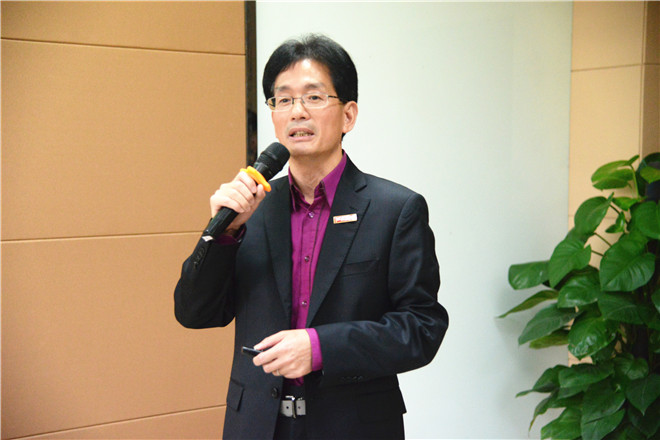 滕乐法院长发表讲话