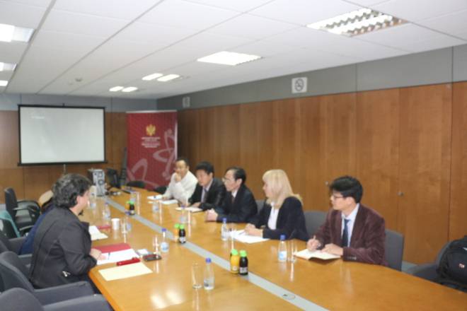 校代表团与黑山共和国科技部常务秘书长Smilja Prelevic女士举行工作会谈